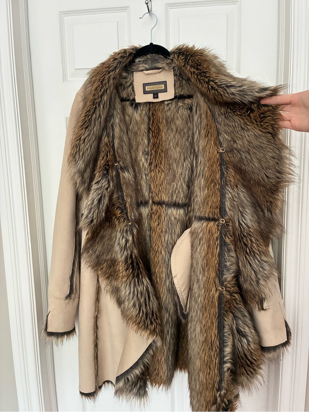 Black Rivet Faux Fur Suede Coat, Sz Large - Picture 8 of 15